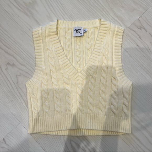 princess polly cropped cable knit sweater vest - Picture 3 of 5